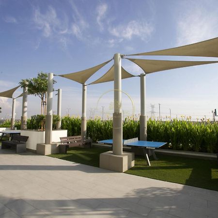 Standard 2Bhk Located In Azizi Riviera 46 迪拜 外观 照片